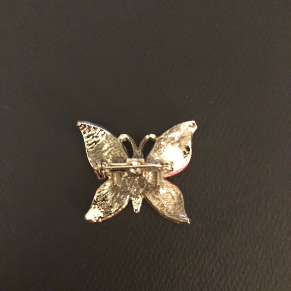 Red Butterfly Brooch - Picture 2 of 3